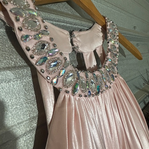 Lovely Pale Pink formal pleaded dress. - Picture 1 of 7